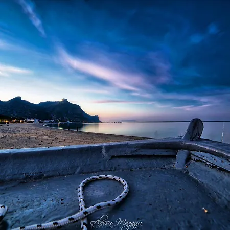 Scirocco House Bed and breakfast 4*