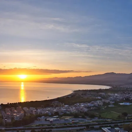 Scirocco House Bed and breakfast 4*