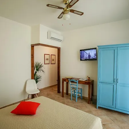 Scirocco House 4* Оливери