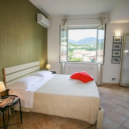 Bed and breakfast Scirocco House 4*