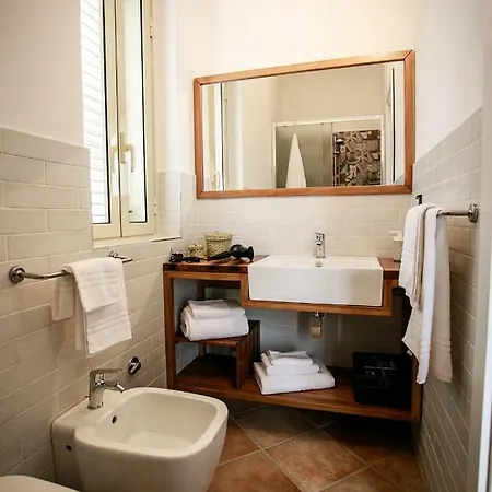 Scirocco House Оливери