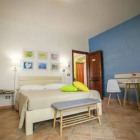 Scirocco House Bed & Breakfast 3*
