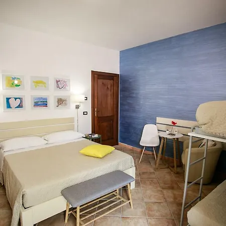 Scirocco House 3* أوليفيري