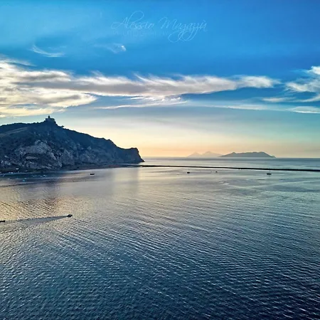Scirocco House فندق مبيت وإفطار 3*