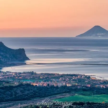 Scirocco House Bed & Breakfast 4*